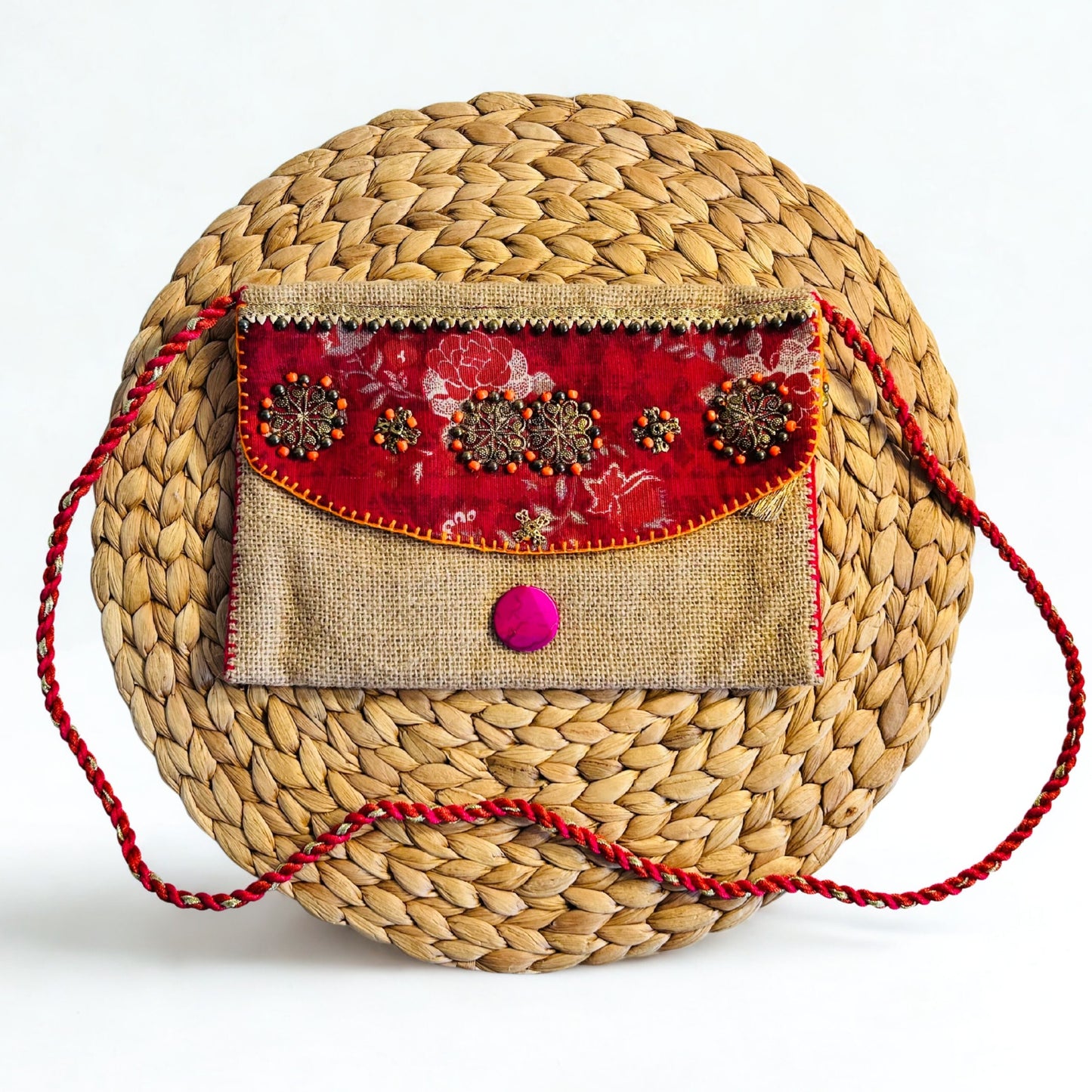 NATURAL JUTE CLUTCH BAG WITH MAROON AND ORANGE ACCENTS